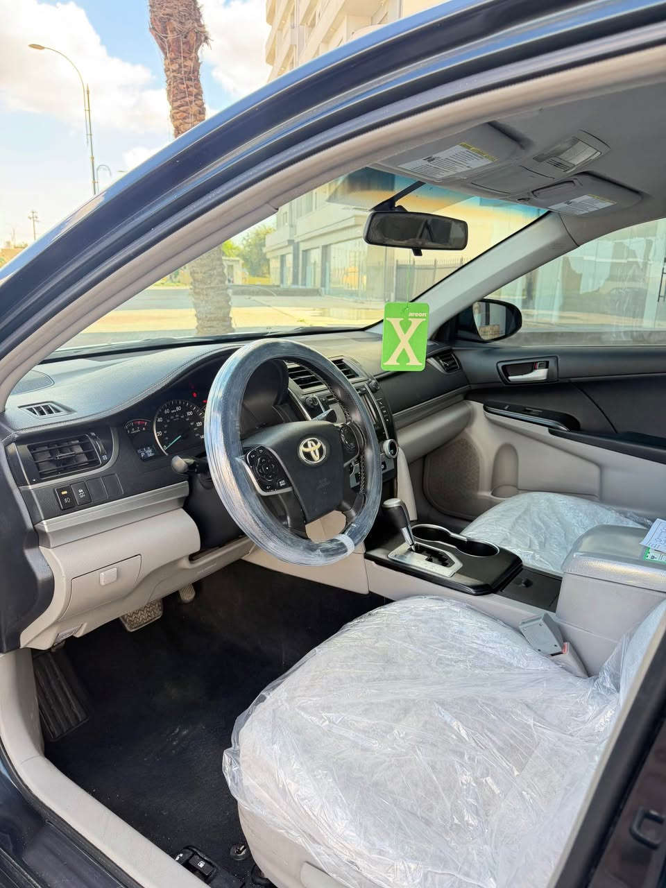 سلام و عليكم اخوان 
كامري موديل 2012 امريكي LE للبيع 
سعره 118 ورقة بيها مجال بسيط 
مواصفات شاشه تحكمات ستيرن 
داخل رصاصي مواصفات معروف سيارة ماشية 120 الف حقيقي گير محرك بشرط لا فتح لا صوت لا بخار رقم سنوية و هزة كلة جديد بسمنة شرط تحويل 
سيارة بيها فقط بنيد صبغ اثر جراد بدون قطرة دواخل باقي كفالة مكاني كركوك *********** كركوك, العراق
