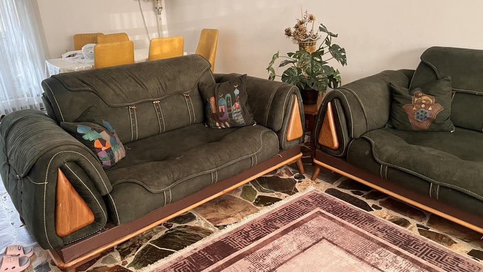 تخم تركي قلاب عشر مقاعد  مستعمل بحاله جيده سعره ٧٥٠ الف
لونه بالصور باهت بالحقيقه لونه عسكري طووخ مكاني حي الجامعه حي حطين  رجاءآ للجادين فقط الاتصال بالرقم 

***********
