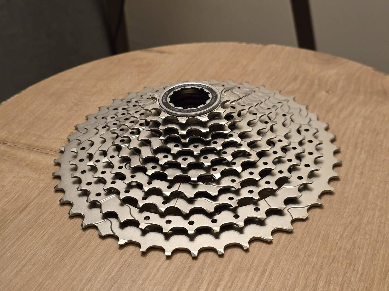 يا الله يا رزاق 👋
**🚴‍♂️✨ هلا بالشباب محبّين الدراجات! ✨🚴‍♀️
#السعر ٢٣ الاف قطعة واحدة فقط
#متوووووفر 
الماركة العملاقة SHIMANO DEORE 😍 
جديد غير مستخدم بالنايلون 🫡🫡
عدد السرعات / 10 سرعات 💘
 موديل M4100 🥰
شكل مميز وعصري وحديث  🚲
متوفر قطعة واحدة فقططططططط 💵💵
.
.
.
متجر عبدالله المغامر يقدملكم افضل وأجود اغراض الدراجات الهوائية …🚲🚲🚲
✔️ شغل مرتب يخلي دراجتك فول وتخطف الأنظار 😎
✔️ أسعار مناسبة  لكل الميزانيات 👀
✔️ جودة أصلية وتحمّل عالي🚲
✔️ توصيل سريع لكل المحافظات 🚚💨
✔️ خدمة دعم بأي لحظة 💬✨
لا تضيع الوقت… جهز دراجتك وخلي طلعاتك أحلى ويا متجر عبدالله المغامر! 😍🚴✨
للأستفسار على الخاص او مراسلة الصفحة على الواتس آب 📞 📞


**إذا كنت صاحب هذا الإعلان وتريد حذفه لأي سبب، رجاءا أرسل رسالة إلى الدعم الفني**