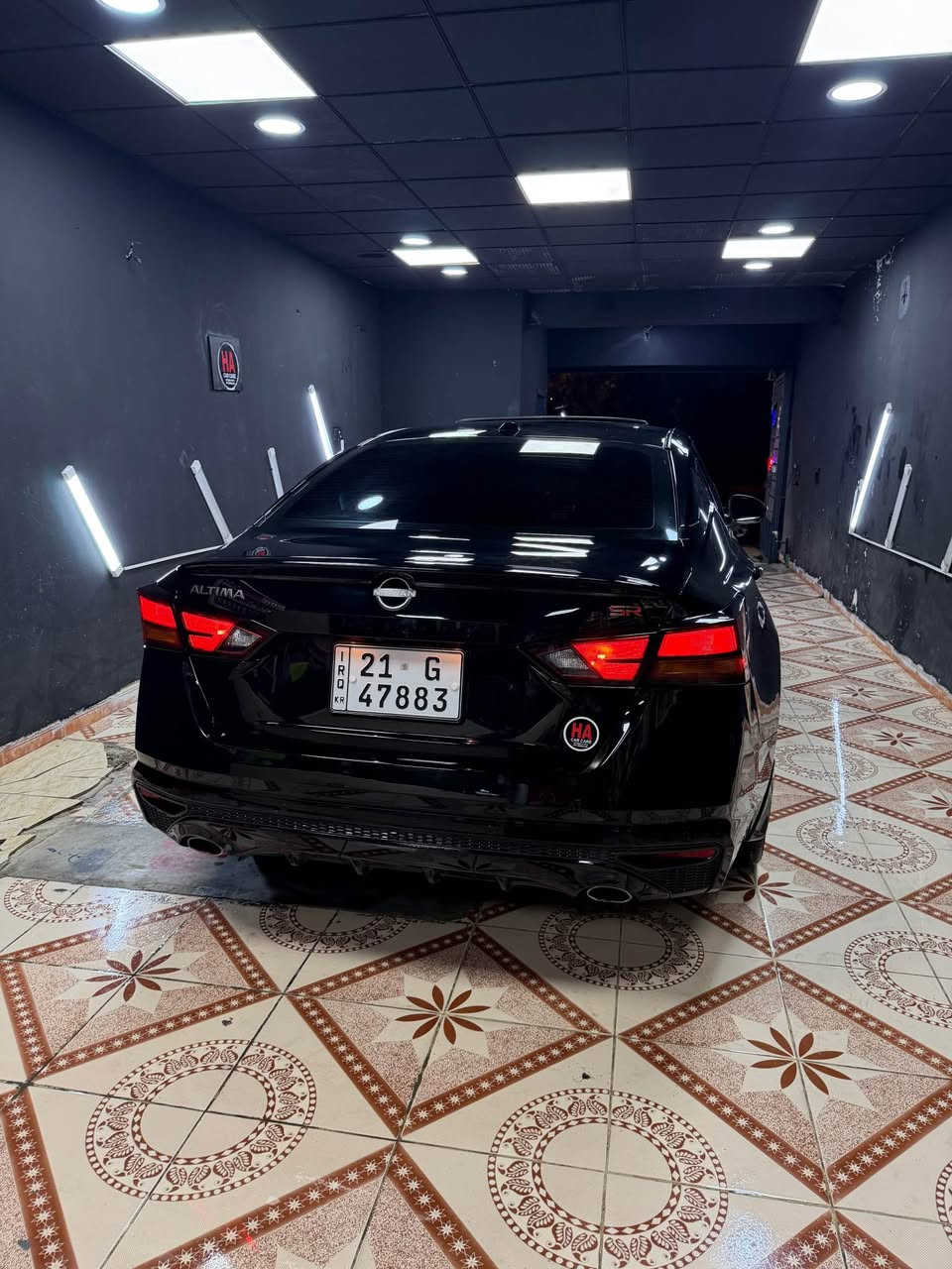 #بۆ_فرۆشتن

جۆر: نێسان ئەلتیما SR Plus
Nissan Altima SR Plus

مۆدێل: 2023
ڕەنگ: ڕەش ⚫️
مەتر: 17 هەزار
مكينه ى: 2500
شوێنی ئۆتۆمبێل: سلێمانی

تۆمارکردن:
ژمارەی نوێی سلێمانی
بە مەرجی گواستنەوەی دوای یەک ڕۆژ

ئۆتۆمبێلەکە کتێبی تظلیل هەیە
تەنها یەک ساڵ ماوە بۆ بەسەرچوونی

⸻

تایبەتمەندییەکان: فول مواصفات
 • خاڵی کوێر (Blind Spot)
 • ئاگاداری دەرچوون لە هێڵ
 • هەستەوەرەکانی دواوە
 • فەتحةی سەقف (بانۆراما)
 • شاشەی گەورە + سیستەمی نیشاندان (GPS)
 • پشتیوانی Apple CarPlay & Android Auto
 • کۆنترۆڵی ستێرینگ لە هەردوو لایەن
 • شارژی بێ‌وێنە
 • هەموو تایبەتمەندییە ناسراوەکانی تر هەیە

⸻

دۆخی ئۆتۆمبێل:
 • ڕووداوی پێشووتر: دوو پارچە بۆیاخ (بنێد و جامڵگ)
 • کەمێک لە تێکەمە
 • دەرگا گۆڕدراوە (بلادی)
 • هەموو ئەیرباگەکان سەلامەتن
 • بهس برده كه ى ته قيوه

ژمارەی شاسی:
1N4BL4CV6PN416765

***********📞 بۆ پرسیار لەسەر نرخ، پەیوەندی بکەن بە ژمارەکە: السليمانية, العراق
