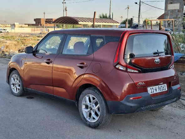 السلام عليكم للبيع او المراوس كيا صول S موديل ٢٠٢٠ وارد امريكي محرك ٢٠٠٠ دوش شاشه تحكم استيرن  تخم تاير جديد صدر امامي خلفي جديد دواخل كفاله حادثها جاملغ وبنيد بدون دواخل السعر ١٣٨ وبيها مجال رقم بغداد الدولي
مكاني الدوره ابو دشير 
رقم *********** بغداد
