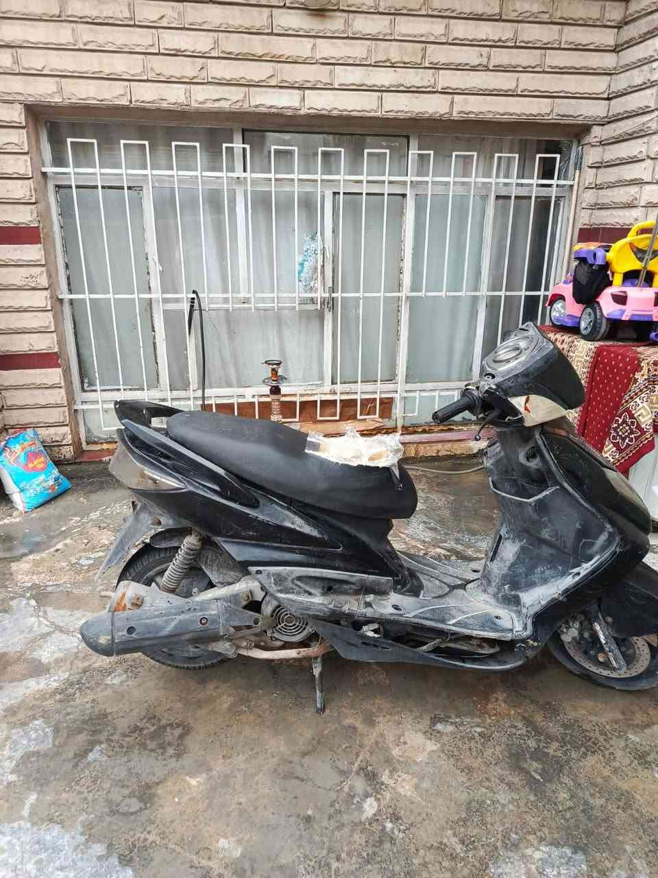 السلام عليكم دراجة سكنس للبيع شوف عينك كفرات تعبانه الدراجة شغاله وكهربائيات شغاله العنوان الامين الشهداء

‭0773 600 5772
