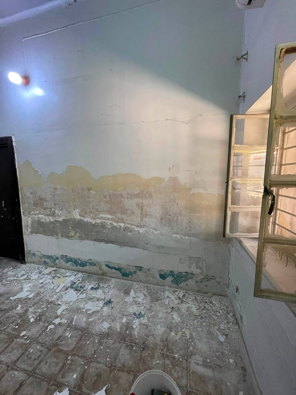 صباغ متفرغ عمل جميع انواع الاصباغ والطلس عام والديكورات  نشتغل بغداد فقط  نشتغل عمل وكرسته وعمل ونطلع بليوميه وباسعار مناسبه *********** واتساب وهاي صفحتنه Orient  للصبغ والديكور
