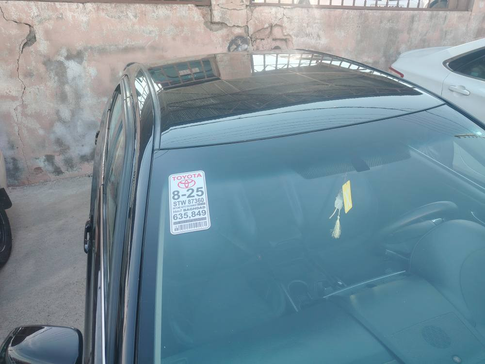 تويوتا كامري للبيع بيها ثلاث قطع ونص بيبان صبغ وبيها جوه دوسه مال السائق بيها الصبغ.ماكينه وجير والباراشوت والشواصي بشرط.السياره 2017 شرط تحويل وكاله بشاره سياره على اسمي.السياره رقم دهوك. *********** دهوك, العراق
