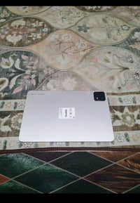 شاومي باد 6 نضيف وبي فطر بل شاشه خفيف من جوه وما بي لا شاحنه ولا كرتون...