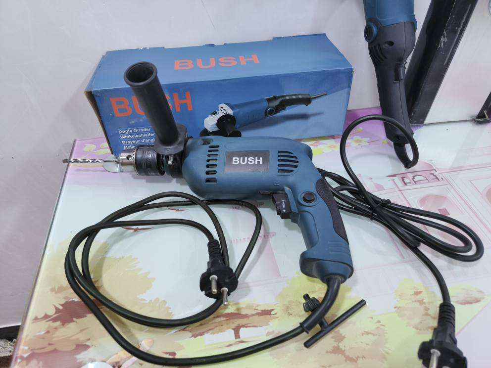 دريل شحن اصلي عده كامله مع شاحن وبطاريات 2 سعره 30 الف 
دريل كهربائي اصلي 25 الف 
كوسره اصلي 25 الف 
المكان كربلاء *********** كربلاء, العراق
