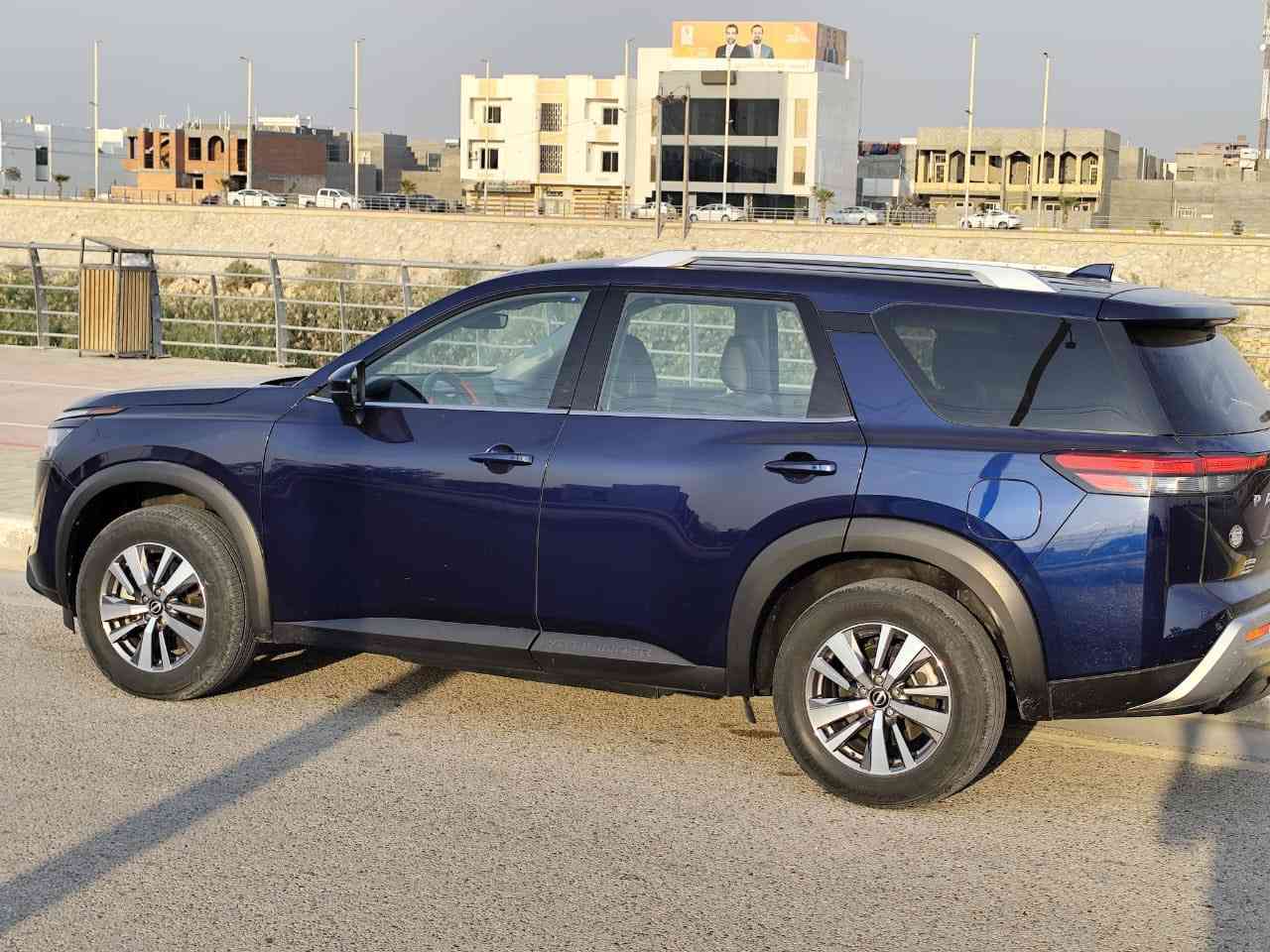 Nissan Pathfinder 2023  SL

عداد المسافة 40000 mile 

المواصفات 
فول مواصفات SLعدى الفتحه

بصمة تشغيل

بصمة ابواب

سبعه راكب 
ثلاث قطع تبريد

تشغيل عن بعد(Remote Start) 

صندوق شفط كهربائي 

كاميرات محيطية 360°

رادار امامي (تحديد مسار)

رادار جانبي (نقاط عمياء)

رادار خلفي (تحذير من الاصطدام)

حساسات امامية+ خلفية

كشنات جلد

كشنات تدفئة 

تبريد قطعتين لمس

بردات خلفية 

تحكم وضعيات القيادة...Drive Modes 

اوتو ستارت Auto Start 

اوتو ستوب Auto Stop

شفتات استيرن 

هيتر استيرن

Apple Car Play

Android Auto 

هاند بريك بصمة

اوتو هولد Auto Hold

مانع انزلاق+ABS

شاشة كبيرة لمس+كاميرا

منافذ AUX+USB

***********
