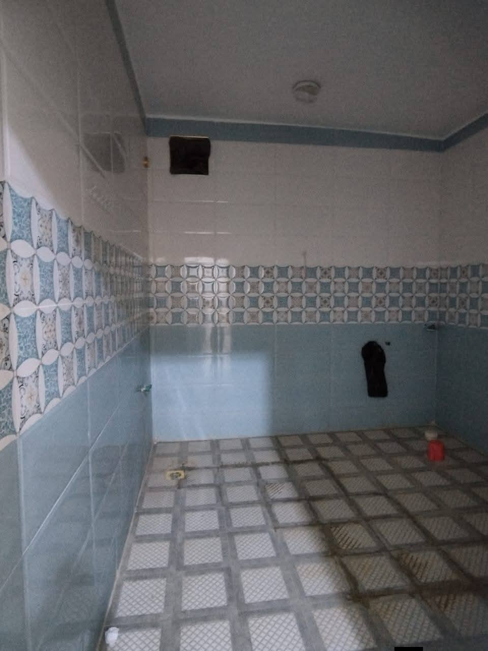 السلام عليكم...
(((يعلن مكتب المنتظر للعقار )))🏠عن وجود بيت البيع المساحه 250العنون قرب المحكمة يم النفوس الجديده البيت كلش مرتب 

اللا ستفسارالاتصال ***********
