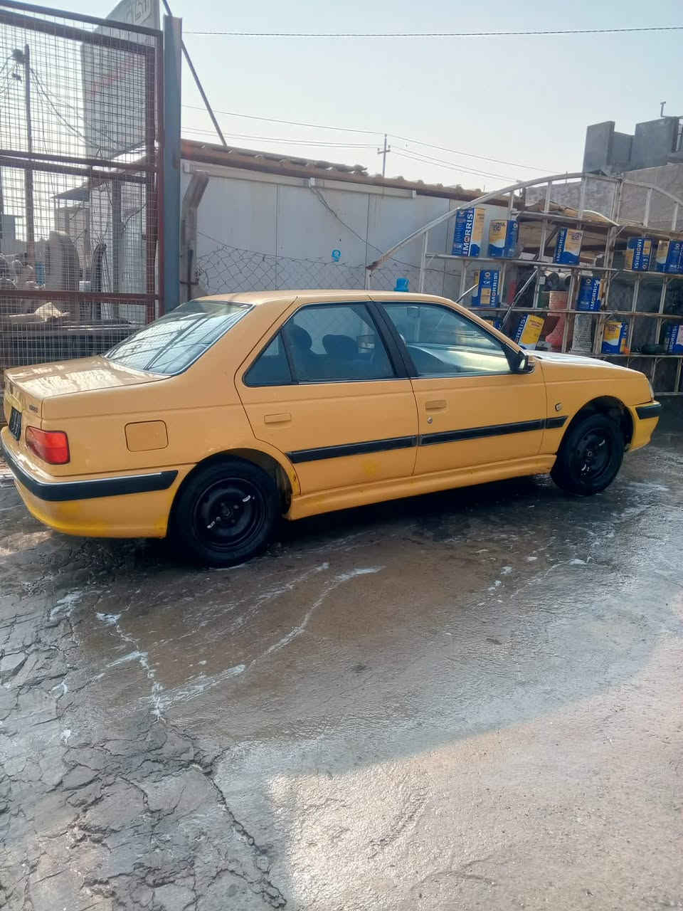 سلامً عليكم
بيجو بارص ٢٠١٥ 
السياره مامسجله بعدهي 
باسم شركه اورقها كامله بسس شركه نحلت يعنيً عزلت 
مسسول عن سرقه وعشاير 
واصله معاملتها للبصمه  بسس شركه ماكوً 
السياره بيها جاملغ وبنيد والاصفر ماينكفل 
ابيع هل موجود 
السعر ٢١ ورقه وبيها مجال قليلً كلش 
مكاني نجف

***********
