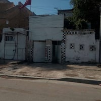 بيت تفليش للبيع منطقه الشعب شارع عدن قرب حسينه مالك الاشتر مساحه 204 و...