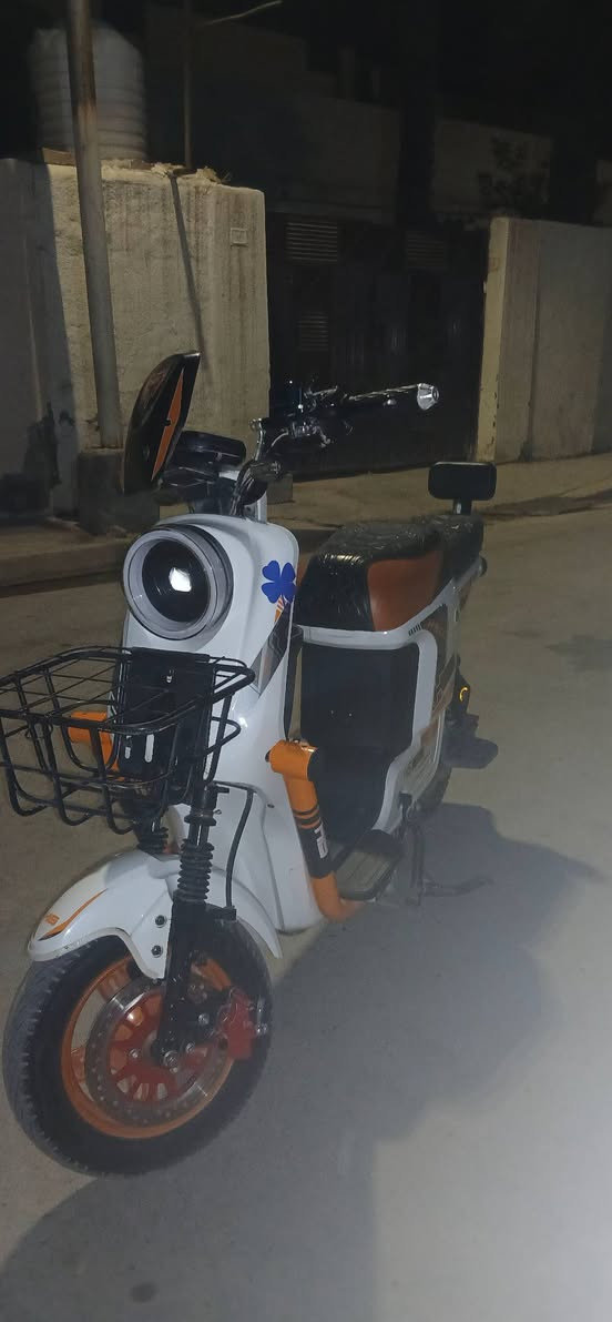 سلام عليكم دراجه شحنH900 دراجه جديده بطاريات32انبير العنوان دياله بعكوبه المفرك الستفسار ***********
