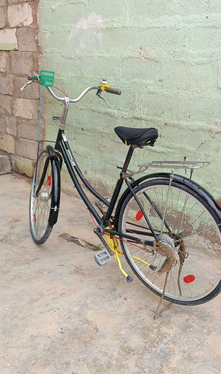 سلام عليكم شباب باسكل للبيع ياباني حجم 26 كامل تايرات انضاف وياله انضاف مابي نقص حساس شغال كلش نضيف  سعره مناسب مكاني بعقوبة شراي راسلني خاص ودلل أو اتصل ***********
