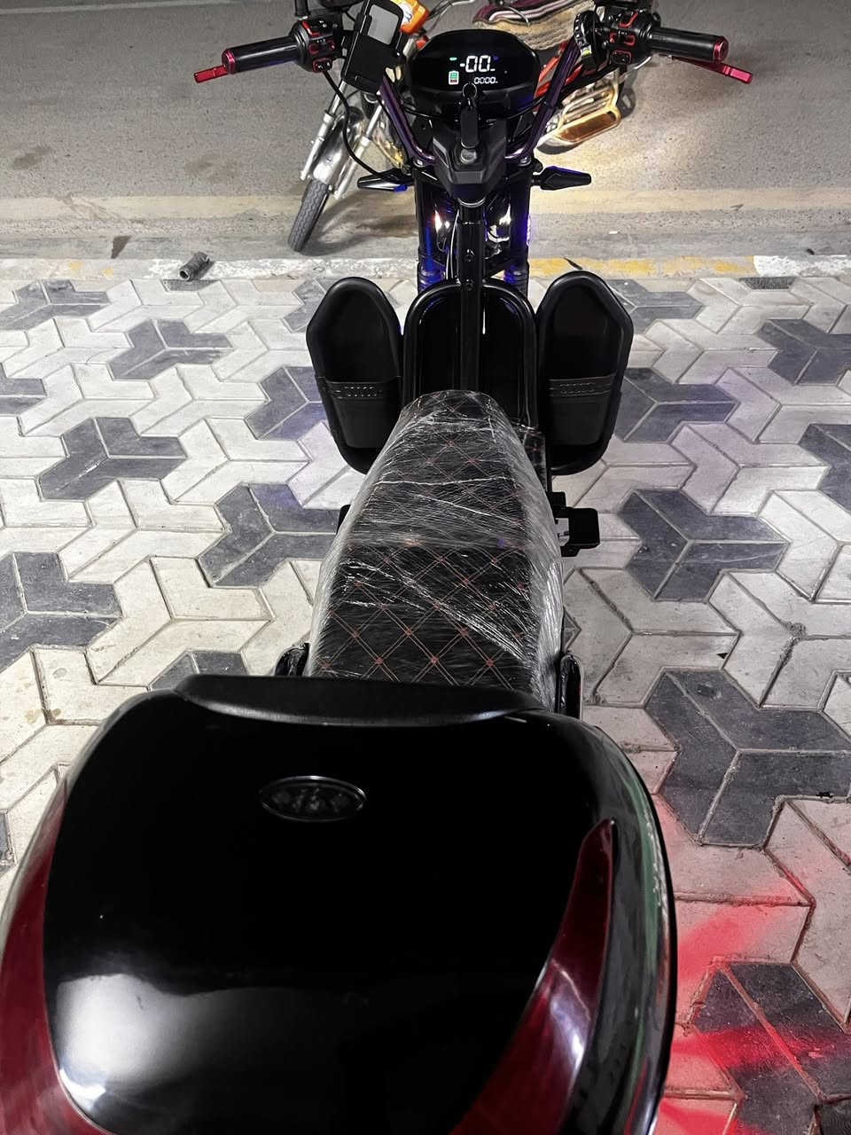 السلام عليكم دراجة جبلي للبيع موديل 25
بطاريات على الفحص فول مواصفات ثلاث انضمت تشغيل سماعات بلوتوث لايت عالي ناصي هورن دبل إشارة مثبت سرعة موطور نضيف وجديد ومستعمل شي قليل بطاريات الواي 32 انبير وعلى الفحص 

مكاني فلوجة شارع ستين 

لاستفسارات ***********
