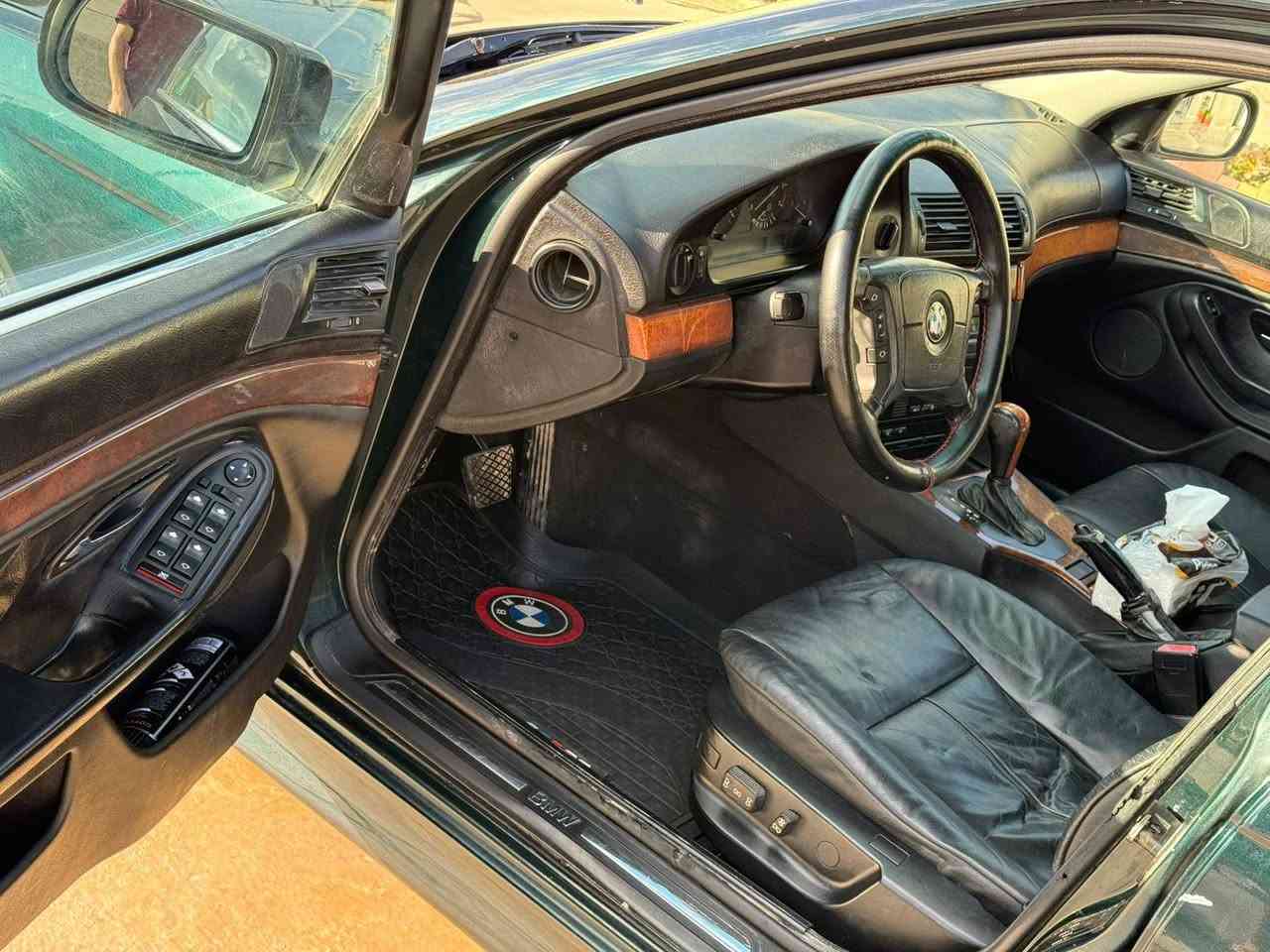 سلام عليكم سقر 528 موديل 2000 محرك دبل فانوس جديد كير شرط سياره فول عده فتحه سياره مآل جناي سعر 95 $ ***********
