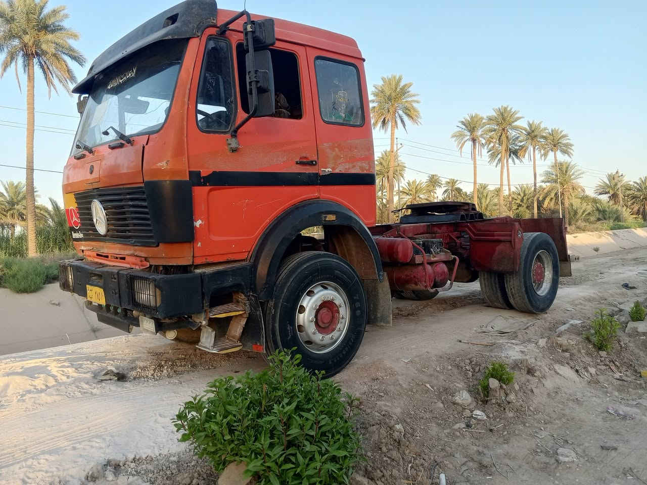 للبيع البي راس جوانب متحركه اكسن جيف محرك ٨ /٢٥ كير ٢٥ موديل ٨٥ رقم كربلاء شرط التحويل (***********)(٠٨٧٠٣٢٤٨٠٢٠) المكان كربلاء طويريج
