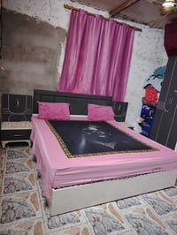 شباب للبيع غرفه تركيه جديده استعمال قليل السعر 500 وبيها مجال مكان بغد...