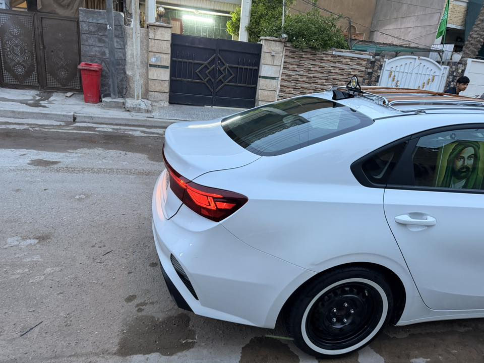 سلام عليكم فورتي ٢٤للبيع حادثه جاملغ سرقه
بدون دواخل بدون ايرباك 
محرك 2000دوش 
مواصفات عاديه
السعر 175 وبي مجال
بغداد 
***********
