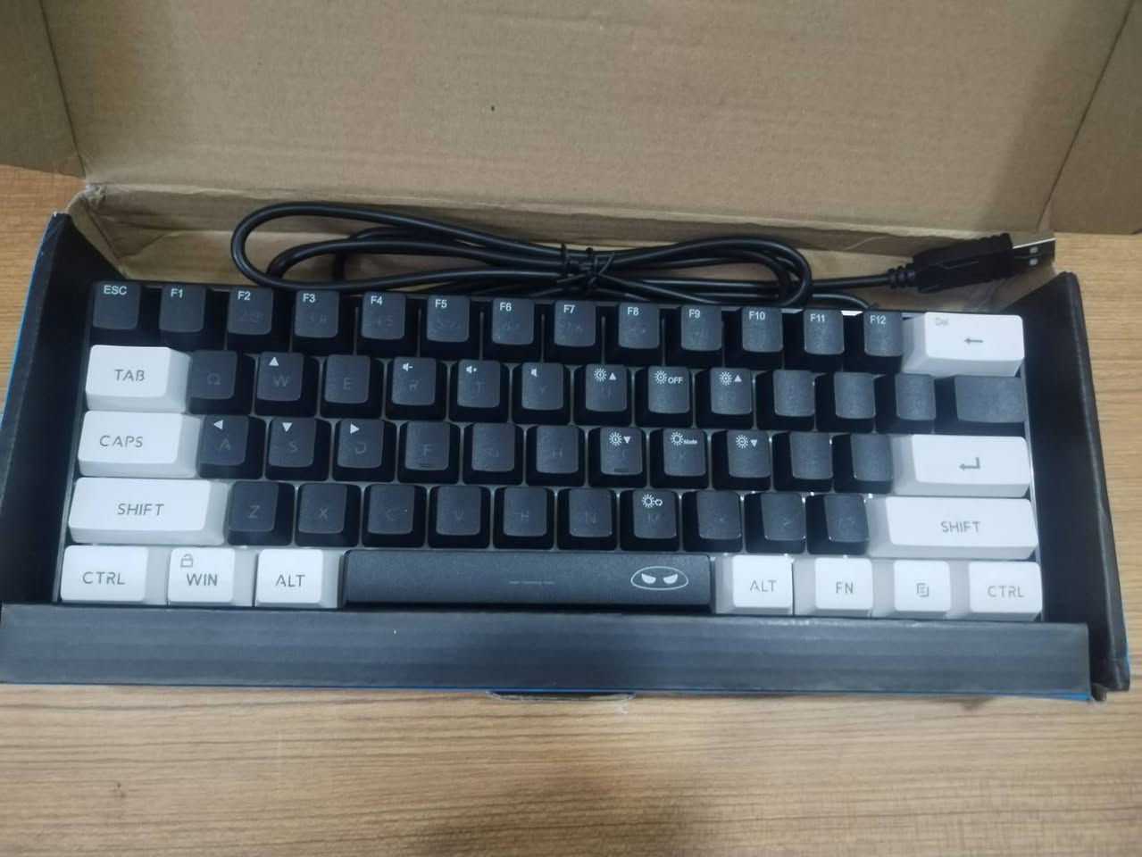 كيبورد ماركة MAGEGEE كيبورد RGP احترافي مواصفات قوية على اول تم 30


**إذا كنت صاحب هذا الإعلان وتريد حذفه لأي سبب، رجاءا أرسل رسالة إلى الدعم الفني**