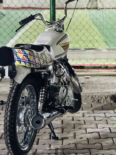 دراجه ايراني للبيع او مراوس دراجه شاصي 22 محرك سيجي موديل 26 الدراجه نضيفه نضيفه كفاله عامه صالها شهر ونص من تعمرت  الدراجه كامله صفاحيات بيض وصينيه مال زنجيل ***********
