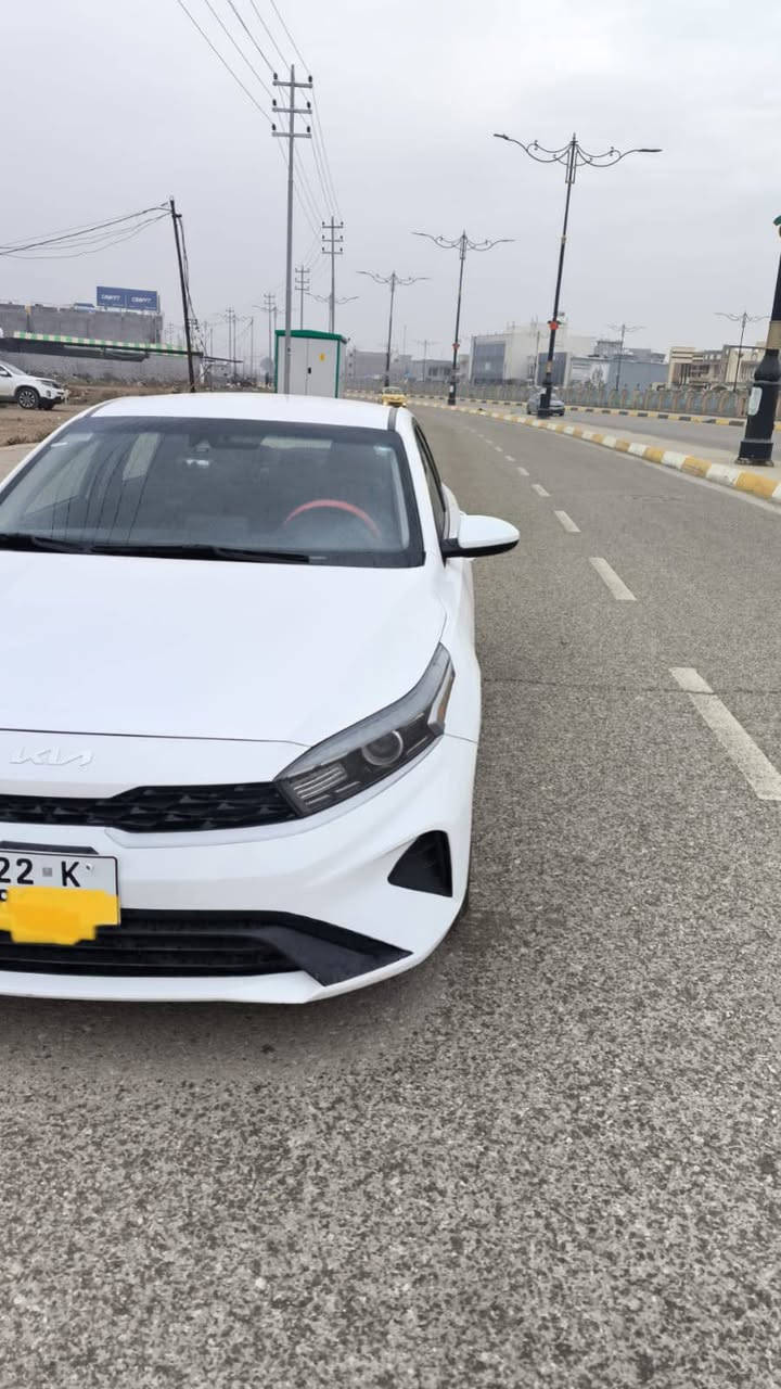 فورتي 22 نص فول رادار امامي ثلاث انظمه  قياده باسمي حادث موضح بالصور المكان بعقوبه التحرير للتواصل *********** السعر 148 ماشيه 112 كيلو متر
