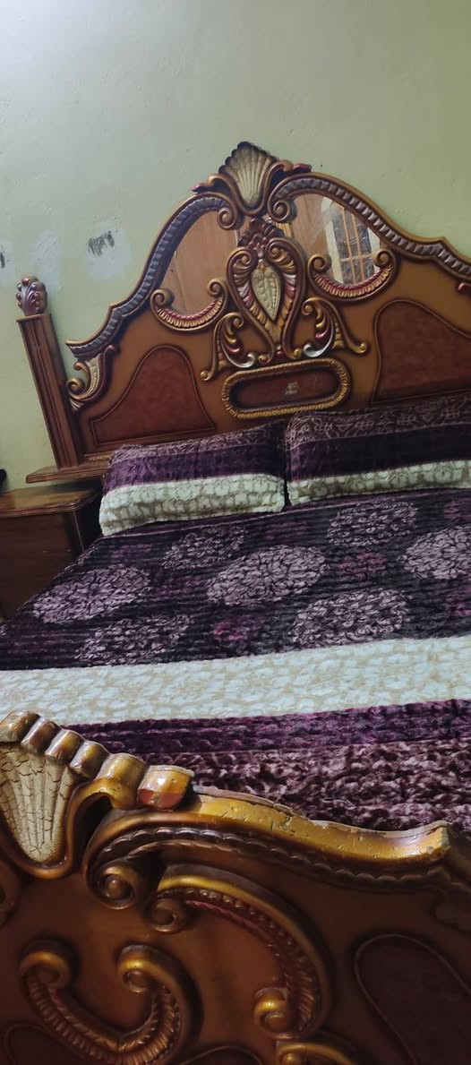 غرفة صاج  6 قطع
نجارة عراقية 
السعر 650
***********
