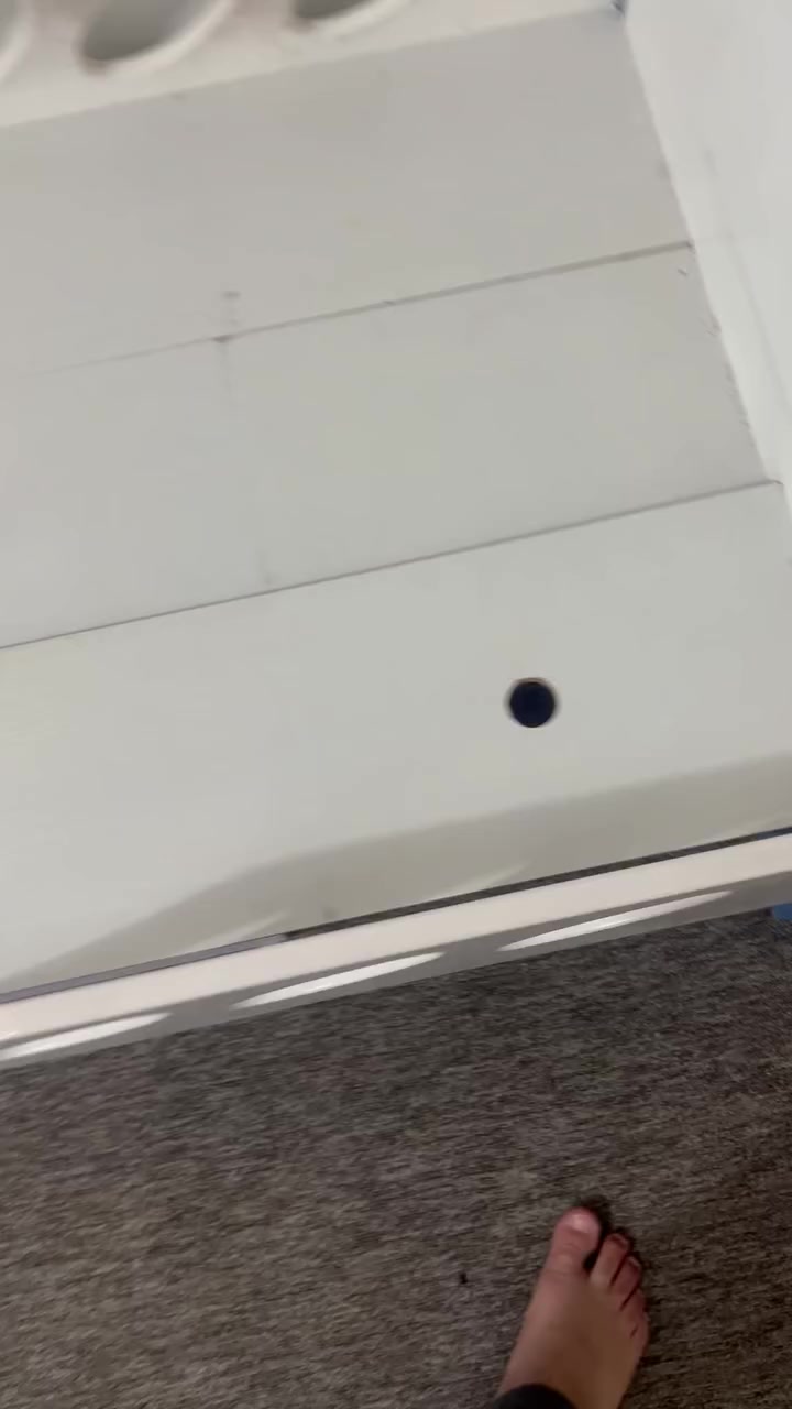 سلام عليكم اخوان عندي هاي جربايه مال طفل اوطفله  بيه جرارات لحد عمر 6 سنوات تنيم نضيفه مابيه شي قيم واخذه بما يرضي الله *********** هذا رقمي اتصل
