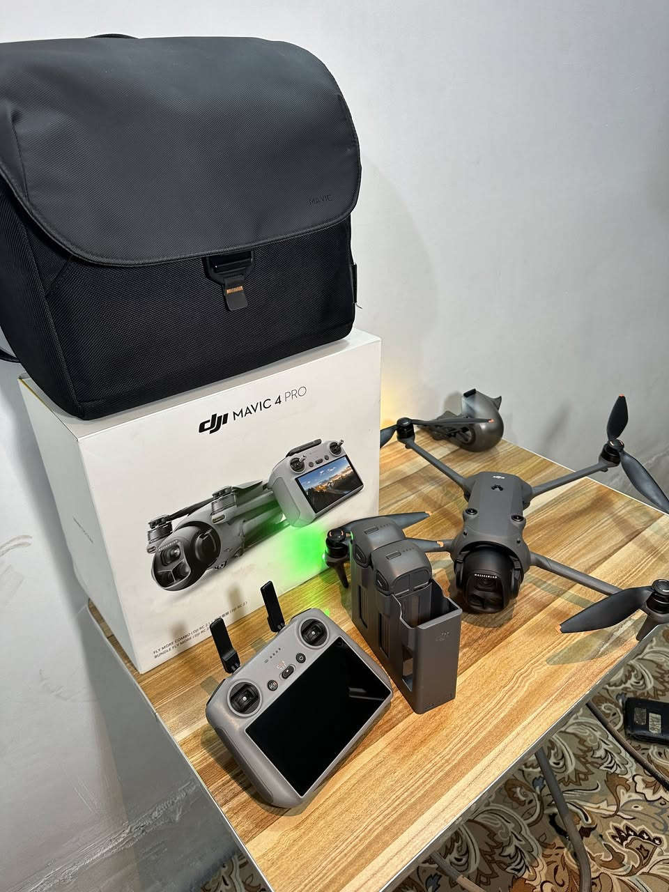 سلام عليكم ورحمة الله وبركاته 
البيع 
درون مافك 4 برو  MAVIC 4 PRO النضافه 
مثل ما موضح بالصوره نضافة خير من الله 
الاستفسار خاص


**إذا كنت صاحب هذا الإعلان وتريد حذفه لأي سبب، رجاءا أرسل رسالة إلى الدعم الفني**