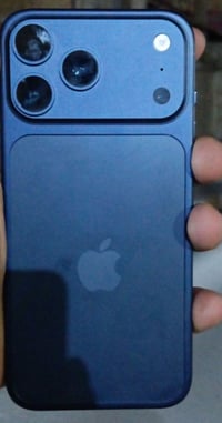 آيفون ١٧ برو ماكس • ٢٥٦ • كامل ملحقاته