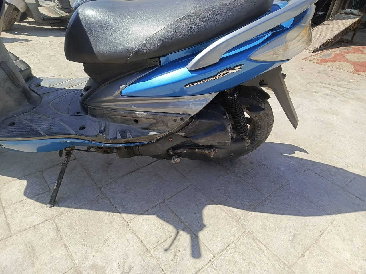 السلام عليكم سكنس فحل كابريتر
دراجه ما نقصه اي شي بعده بجيس  السعر 450
الشعب 
***********
