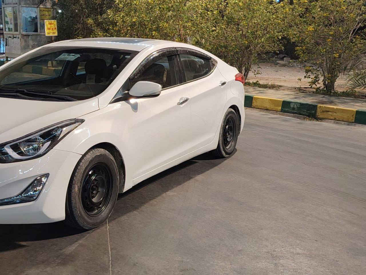 سلام عليكم و  للبيع فقط
النترى خليجي موديل 2014 رقم شمالي سنويه ما صاقطة فول مواصفات فتحه سقف اشاير مري تحكم ستيرن مكينه 1800 كير مكينه حداديه تبريد كله جاهزه 90/100 بيها مكانات جارده ومصبوغه مكفوله من الضربه القويه شواصي ولغود كفاله السعر 94مجال قليل مكاني بالنجف رقم التلفون ***********
