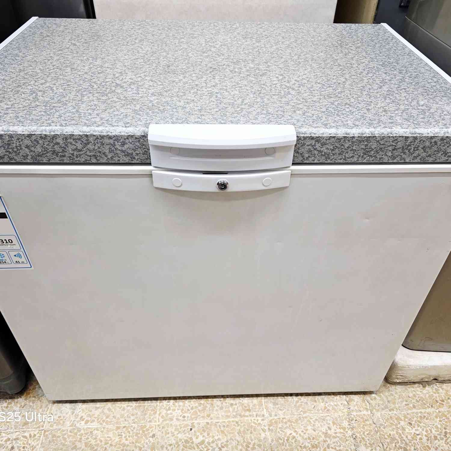 وجبة مستخدم قليل جدا موديل 👌حديث وضع شركة وبشرط وضمان 
ثلاجات/مجمدات تركي الاصلي ✅️
#معرض_الجوهرة_للاجهزة_علي_نشوان💎للعروض خاصة والتخفيضات وبيع #نقد_اقساط 
موصل / حي القادسية الثانية مقابل بدالة الزهور مجاور مول الكوثر 
📞***********📞
☎️***********☎️
متوفر توصيل جميع محافظات العراق 🇮🇶
