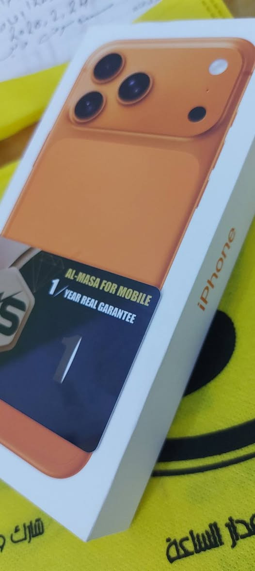 ايفون 17بروماكس 256
سيم كارت واحد ZA 
جـــديـد (غــيـر مفتوح) ضمان سنه الماسة 
وصل الضمان 24/2/2026
هدية
 1-لاسق شاشة اصلية
 2- كفر حافظة  شفاف 
السعر جوة السوك 
***********
