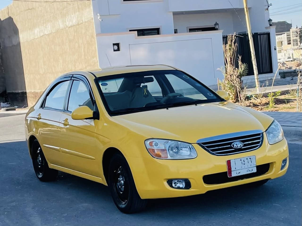 سلام عليكم البيع سبكترا موديل 2009 وارد امريكي مكفوله كفالة عامه حته من الفتح سيارة جديده وجاهزه من كلشي تبريد ثلج حدادية تخم تاير كير ومكينة 2000 دوش مكفولات هيه غرامات مصفره سيارة أحله من صور السعر 85 الأستفسار علا رقم *********** مكان سيارة كربلاء
