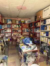 غراض محل للبيع بنصف القيمه تشمل كل شي موجود بالمحل بنصف القيمه على سبي...