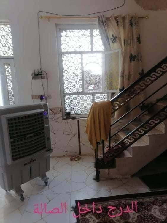 بيت للبيع ركن طابو صرف مساحة 130 بناء طابوك وسقف كونكريت
النزلة الثانية قرب مدرسة الشهيد أحمد الموسوي  وقريب للحولي ديوانية وغرفة وصالة ومطبخ وحمام داخلي وخارجي سطح أشتايكر سنة البناء 2021 خدمات كاملة 
سعره 127 وبي مجال أن شاءلله ***********
