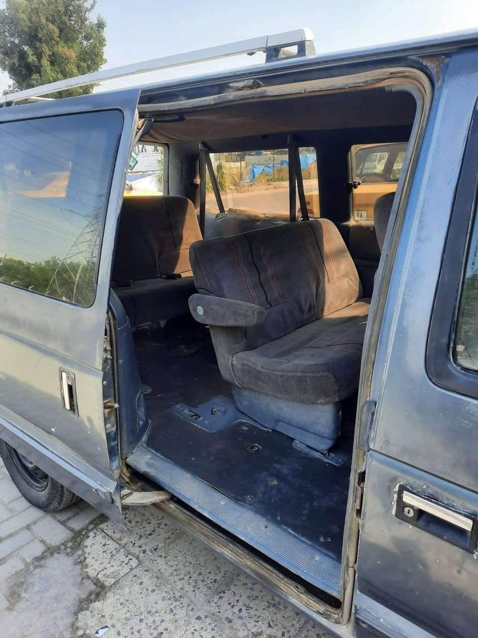 السلام عليكم تم أعادت النشر بسبب الوعود الكاذبة رحمه على والديكم لي مو شراي بالعالم دوج للبيع الطوله رقم نجف موديل واحد ٩١ راعيه يريد تحويل اني سكن بغداد نواقص السياره لاستيك ولف وجامه مال جنطه ولباور مال ستيره الجامه عليه لن منطي فلوسه بس أشده وهاذه السياره بلاديه  السعر مناسب بس الجاد السعر ١٩ وبيها مجال قليل بس الشراي الجاد بس بيع ***********
