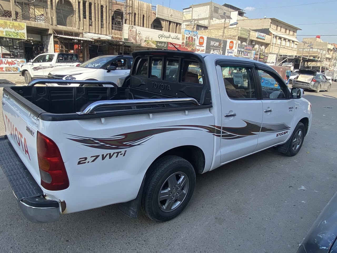 بيكم هيلوكس ٢٠١١
سياره مكفوله من اي عيب رقم واسط 
كير عادي تحم تاير كير ومكينه مكفوله لاتنقيص ولاتبخير تخم تاير فقط جاملع الايمن بارد سياره ع بلاد مال بيت 
عنوان السياره بغداد 
رقم صاحب السياره ***********
