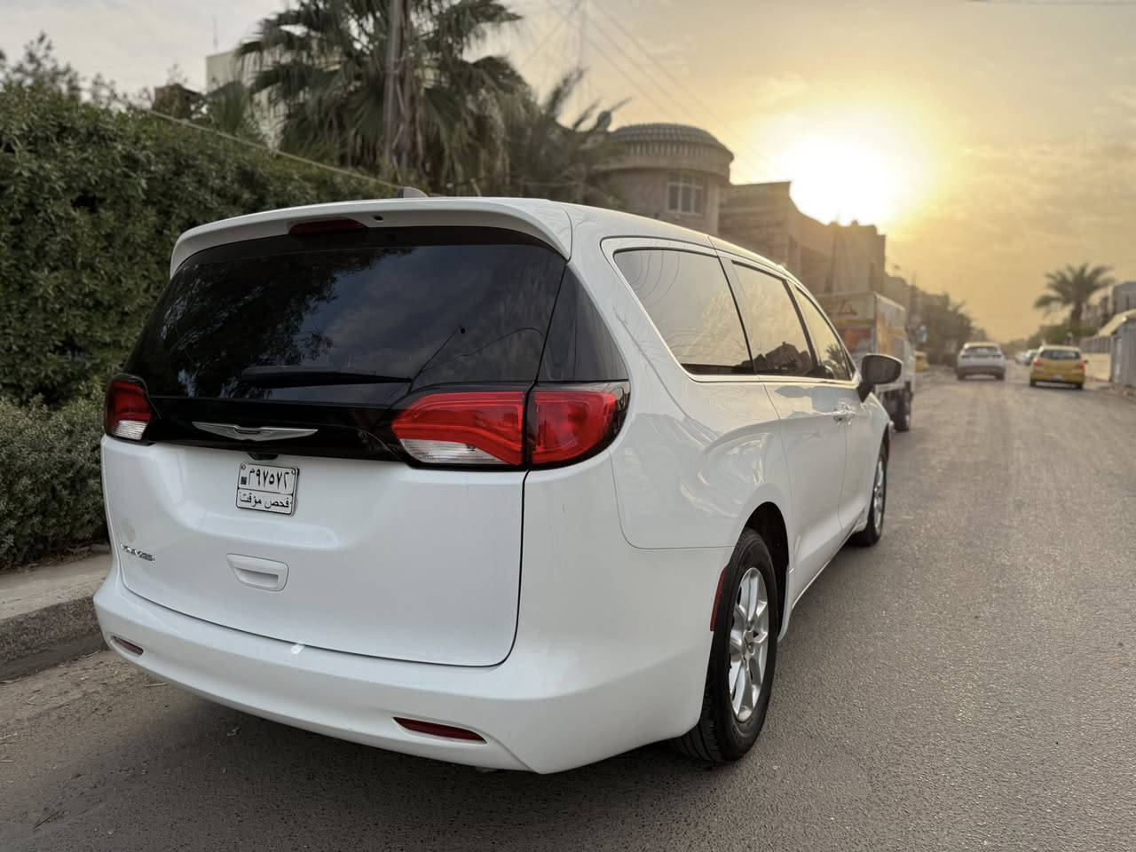 سلام عليكم للبيع باسفيكا مديل 2023 فقط جاملغ ومبدل  نفس لون بدون صبغ سيارة بس ربع دعمية صبغ  سونار مرفق بصور سيارة جديدة بمعنة لكلامة موصفات بيبان كهربا صندوك كهربا كشن كهربا شاشة كامرة سايد بريك بصمة تشغيل عن بعد وبعد هواي موصفات سيارة جديدة سعر 205 وبيها مجال شراي يتصل ***********
