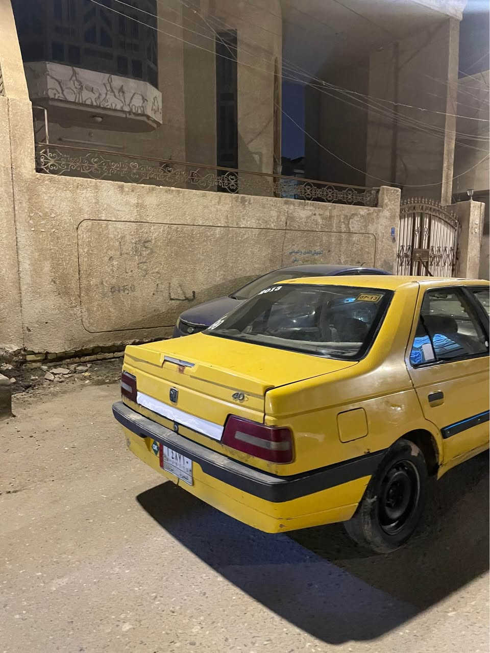 سلام عليكم بيجو ٤٠٥/ مديل١٣ سياره نضيفه مكينه بيها خيط كيرها نضيف راعيها بدور ضباط ماوصله السياره سعره 16 مسعجل عله بيعتها 
مكاني بصره تنومه شارع الإطفاء 
*********** البصرة, العراق
