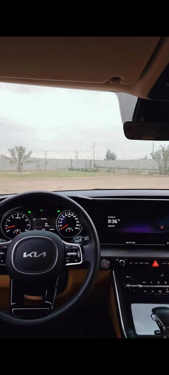 سلام عليكم للبيع كيا كرنفال 2023 كفاله عامه ماشية 60.000 رقم واسط بأسمي  مواصفات معروفه رادار مثبت سرعه ابواب كهرباء تبريد بيانو 3قطع شاشه كلها لمس دبل كامرا دبل داش كام غراضها كامله  وهواي مواصفات  للأستفسار ***********1
