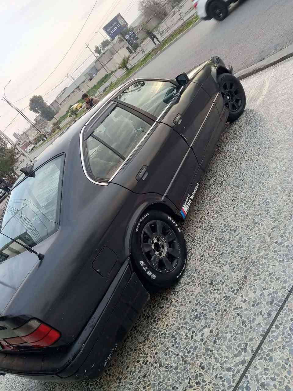 سلام عليكم للبيع أو مراوس
بي إم 535 موديل 1991سياره حلوه وبلاديه بدون ضربه  كير مكينه مكفولات
سلات تخم تاير جديد كهربائيات كلها شغاله سنتر لوك رقمة احضر فحص كمرك مدفوع هزه قبل شهر  #السعر٣٩وبيهامجال ***********
