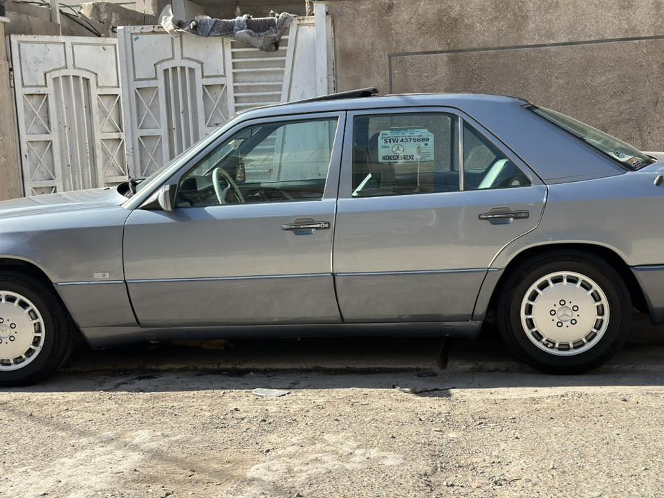 سلام عليكم ورحمة الله وبركاته
مارسدس دب 300

مديل 91

ماشيه 150 حقيقي 

بيهه بكانات صبغ فقط 

كفاله قواعد ابراكيتات خياس او ضربه 

فول مواصفات 

رقم بغداد مشروع وطني بسمي هزه جديده رقم دولي جديد

بكان السياره بغداد رصافه 

للستفسار اكثر ***********
