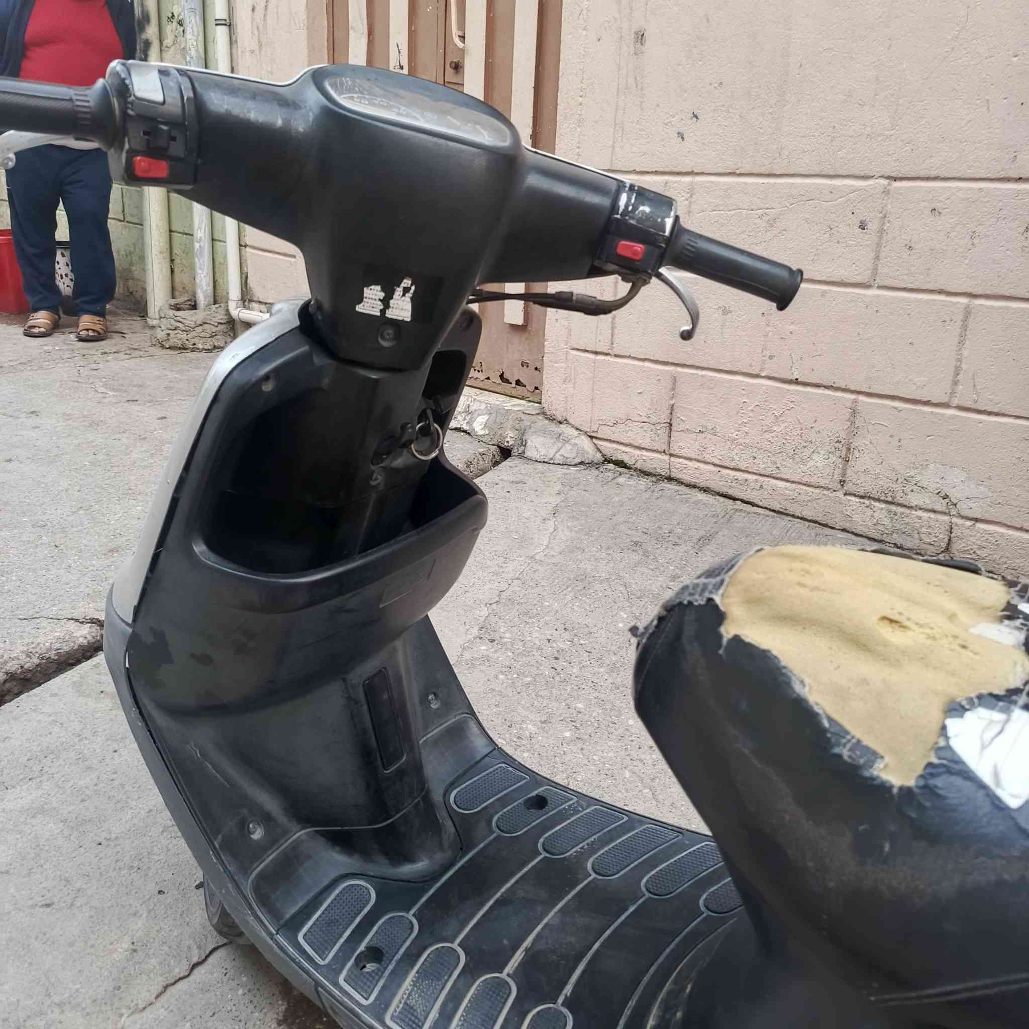 البيع  ماطور بوتين فول قفل اكسن مكينه شرط ما مفتوح بس قبغ هندر مفتوح ماطور ربع ما تصرف علي وايرمنيه شغال بس يعوز باتري 350بي مجال قليل مو شراي لا تعلق  استفسار عن الارقام ***********
***********
