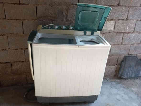 يارزاق يارزاق مكلف بلنشر غساله شغاله مابيه اي ضرر السعر 100بيه مجال لشراي مكان حي  كوت اتصل ***********
