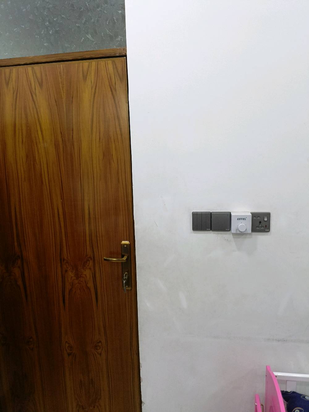 سلام عليكم مشتمل 50 متر واجهة 5 نزال 10بناء جديد درجة اولى ط1 استقبال مطبخ ترك صحيات ط2 غرفه كبيرة صحيات بيتونه كبيره مخزن وسطح حي اور ام الكبر شارع السمجه صفحة جامع الفردوس 