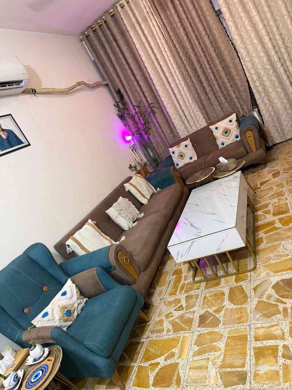 تخم تركي للبيع
بيه مخزن مثل مموضح باحد الصور
ويصير سرير للنوم ينفتح التخم همين
للبيع مليون و 200 وبيه مجال

واحد من عدهن بي حرك مال جكاير
اما البقية نسبة نظافة 100 بالمية


**إذا كنت صاحب هذا الإعلان وتريد حذفه لأي سبب، رجاءا أرسل رسالة إلى الدعم الفني**
