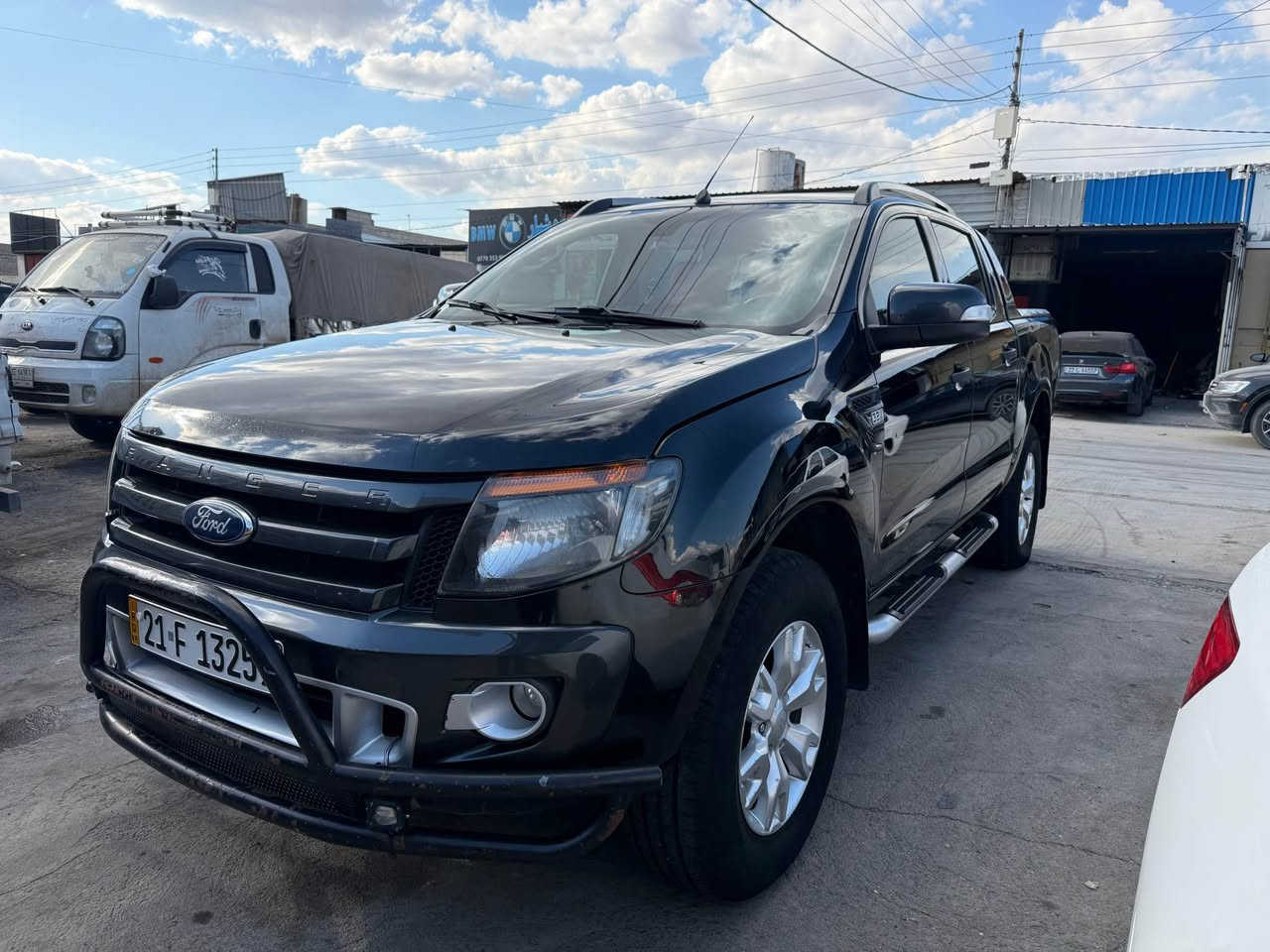 فورد ره نجه ر 5 بستن كاز فول مواسه فات
كَيّر توماتيك
ده بل ئه كسل
كوشن جلد
كوشن كاره با
ئاويّنه شه فت
ئاويّنه ئيشاره ت
تحديد سورعه
كاميّرا حساس
سوكان ڤوليوم
بلوتوز
هه ر جوار جام كاره با
كامل مواسه فات
بەس دەرگای دوای بودیە کە ی بویاخە  بىّ ليّدان

كَيّر ومه كينه به شه رت
ته بريد ساردوو كَه رم به شه رت ته قه و روقه به شه رت جركه ى تى دانيه
نرخی ١٧٠ مجالیکی کەم 
*********** السليمانية, العراق
