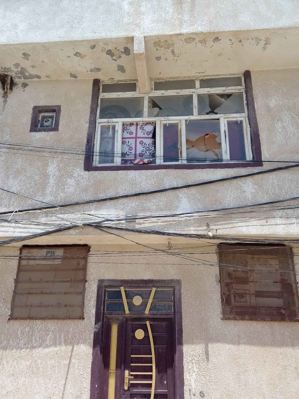 السلام عليكم بيت مساحه 50 قرب الحولي ابو مهدي المهندس فلكه الصدرين  يبعد عن كنطرت سلام 5دقائق بيت طابقين صب كونكريك ***********
