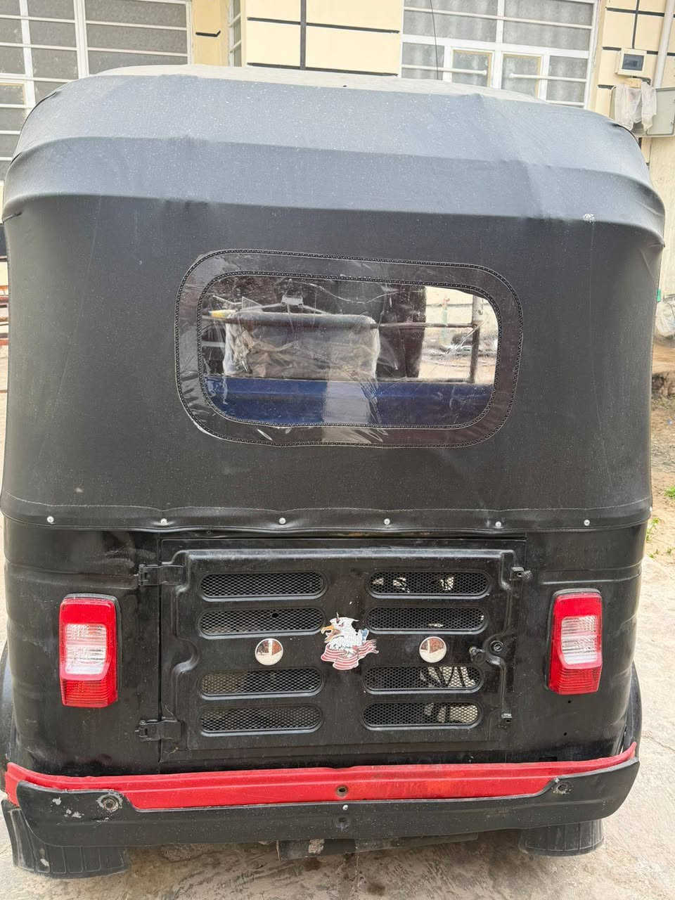 اسلام عليكم تكتك موديل 19 تكتك حلوه نضيفه ميحتاج اله اشي محرك كلش حلو تكتك بدون اوراق تكفل من اسراقه قانونيه وعشارين   ***********
