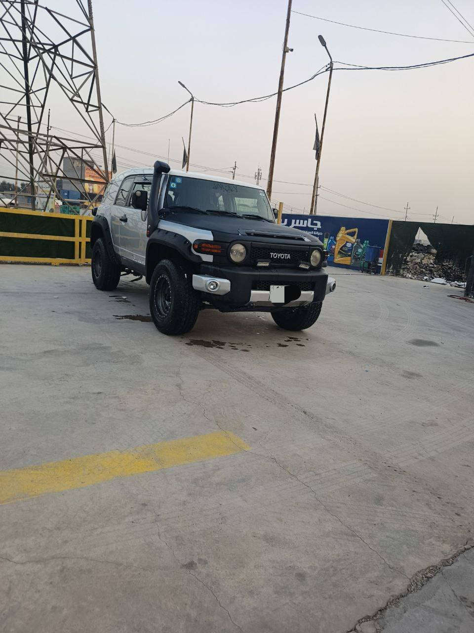 للبيع افجي موديل 2008
ماشيه 150 كم 
وارد امريكي 
بيها صبغ صفحة السكن 
شاشه جديده 
كامرا
سستم كفرات اسود 
شوتة خارجيه 
تاير جبلي
 وويل ميثود اصلي
حداديه جديده
مابيها اي نقص 
رقم بغداد بأسمي 
مكاني بغداد 
***********
وياها دبلات اولد مان +درع +سيبايه
